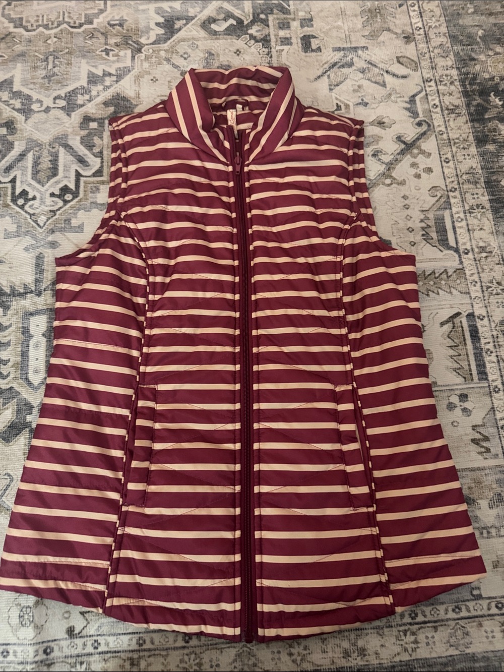 Red Camel Burgundy Cream Striped Quilted Puffer Vest Womenโs Size m